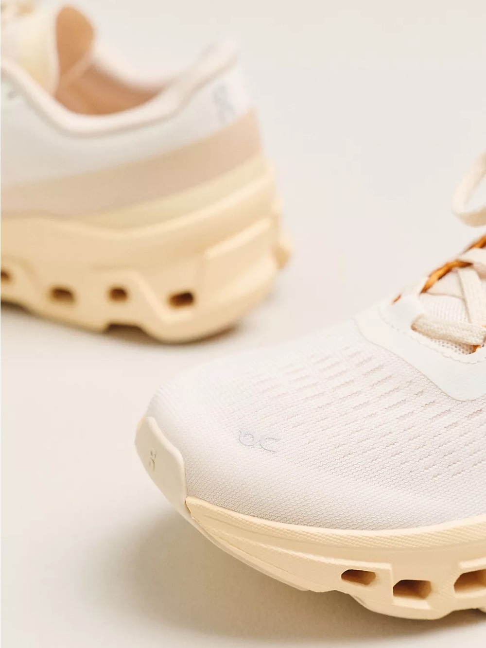 NIB Anthropologie On Cloudmonster 1 Sneakers in Dew/Blonde Size 9 Women - Picture 3 of 3
